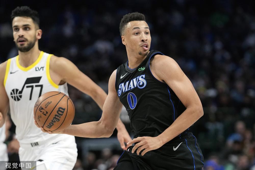 看他奋力拼 看他奋力拼