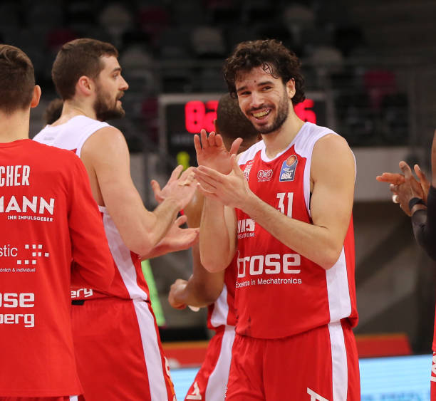 面临一场关 面临一场关